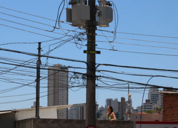 Furto de energia gerou prejuízo de R$ 10,3 bilhões e 45 mortes em 2024, aponta Aneel