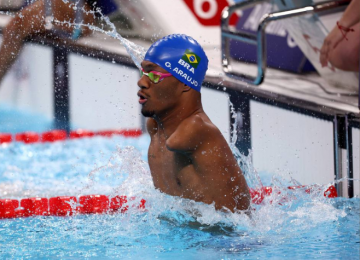 Gabrielzinho ganha a primeira medalha de ouro para o Brasil nas Paralimpíadas de Paris