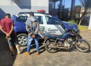 GCM localiza moto furtada no pátio do HMU e leva suspeitos de receptação para a delegacia em Rio Verde