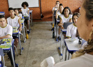 Goiás convoca 315 aprovados em concurso público para professor da rede estadual; confira a lista