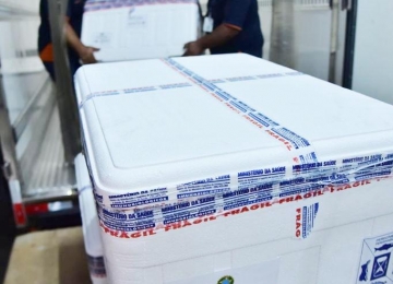 Goiás abre a semana recebendo mais de 220 mil doses de vacina da Janssem e Pfizer