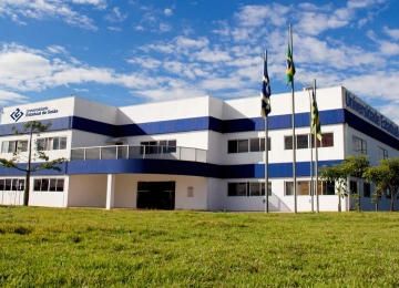Goiás anuncia abertura de 500 vagas para o quadro de docentes da UEG	