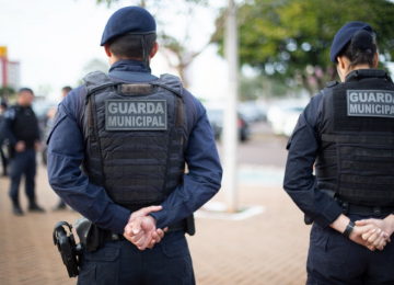 MAIS ARMAS DE FOGO NAS RUAS, MENOS SEGURANÇA PARA A POPULAÇÃO