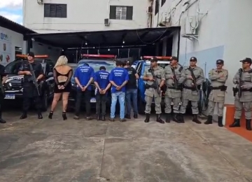 Polícia prende quatro suspeitos de assassinarem mulher trans em Rio Verde poucas horas após o crime