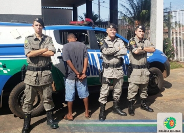 Homem acaba preso após briga em comércio, ameaça e desacato em Rio Verde
