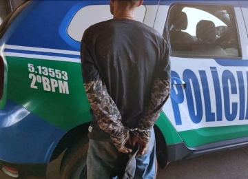 Homem é amarrado a reboque após ser flagrado furtando empresa em Rio Verde