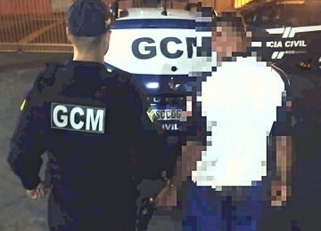 Homem é detido pela GCM suspeito de furto e desacato a funcionário publico 