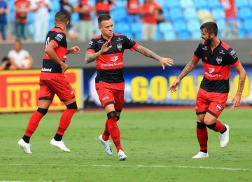 Atlético-GO segue na liderança do Goianão