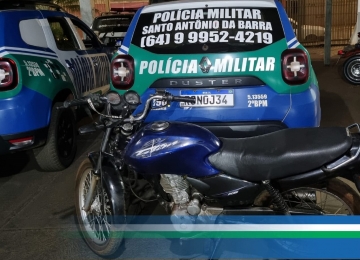 PMs prendem homem por dirigir moto irregular em Santo Antônio da Barra
