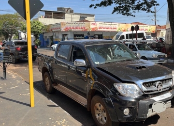 Acidente é registrado na Rua Goiânia com a Rua 13, em Rio Verde, envolvendo dois veículos