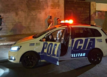 Dois homens se ameaçam de morte, mas PM evita tragédia na Vila Amália II