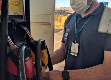 Posto de combustível é autuado pelo Procon por irregularidade, em Rio Verde