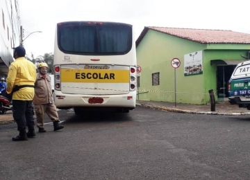 Jovem morre ao ser atropelada por ônibus escolar em Rio Verde