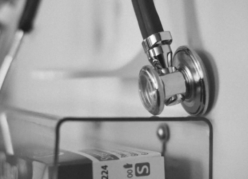 Maioria dos cursos de medicina em Goiás recebem nota insatisfatória no Enamed