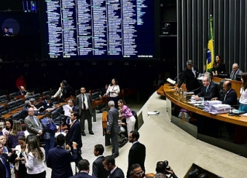 MP do programa Médicos pelo Brasil é aprovada pela Câmara
