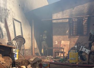 Morador acorda sufocado por fumaça durante incêndio em residência de Rio Verde
