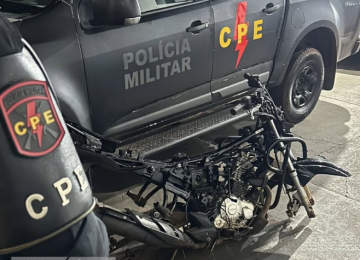 Moto furtada é recuperada pela polícia desmontada em área de mata no Santa Luzia, em Rio Verde