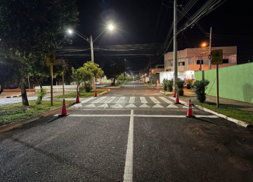Motociclista se fere ao passar em alta velocidade sobre lombada recém-construída no Gameleira, em Rio Verde