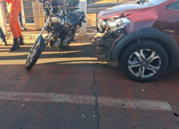 Motociclista sem CNH fica ferido após colisão com carro no Jardim Bela Vista, em Rio Verde