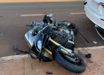 Motociclista sofre fratura ao colidir em veículos na Avenida Brasília, em Rio Verde