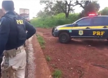 Motorista embriagado é preso após dirigir carro com mau estado e em zigue-zague na BR-452 em Rio Verde