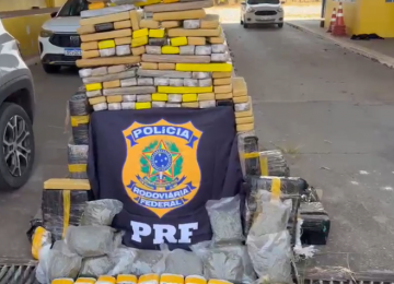 Motorista tenta fugir da PRF e acaba preso com mais de 440 kg de drogas em Abadia de Goiás