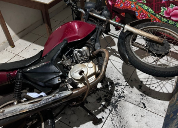 Mulher é presa após invadir casa, agredir ex-companheiro e ser flagrada com droga no bairro Vila Borges