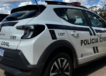 Mulher é presa após invadir escola e agredir adolescente em Santa Helena de Goiás