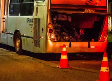 Ônibus interestadual de Rio Verde pega fogo na BR060