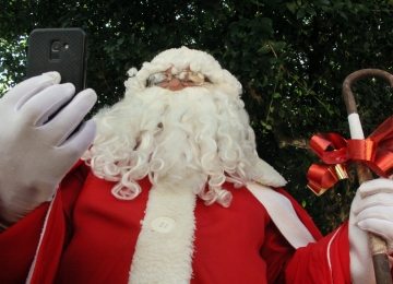 Com áudios e videochamadas, Papai Noel dá um jeitinho de manter o 'trabalho' na pandemia
