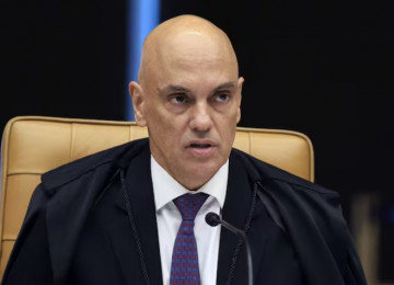 Alexandre de Moraes manda o X voltar ao ar no Brasil após rede cumprir exigências legais