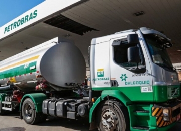 Petrobras anuncia aumento nos preços de gasolina e diesel para sábado (18)