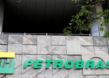 Petrobras anuncia redução nos preços de gasolina e diesel para as distribuidoras a partir de hoje (1º)
