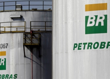 Petrobras anuncia mais uma redução no preço da gasolina 