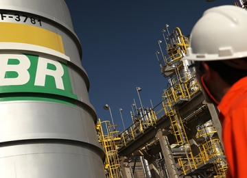 Aumento de 4% na gasolina é anunciado pela Petrobras