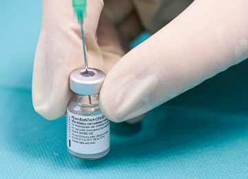 Ainda na primeira dose vacinas da Pfizer e Moderna apresentam 80% de eficácia