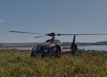 Piloto e empresário se agarraram aos destroços de helicóptero para não se afogarem, diz tenente