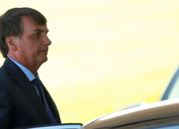 Bolsonaro afirma que governo deve autorizar novo reajuste para o salário mínimo