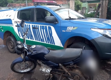 Polícia Militar recupera veículo furtado no bairro Rosalina Borges