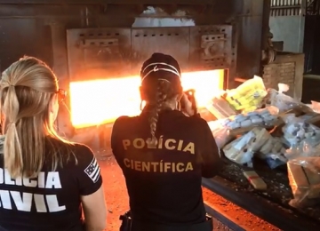 Polícia de Rio Verde incinera meia tonelada de entorpecentes apreendidos