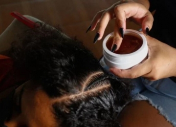 Anvisa autoriza a volta da comercialização de 930 pomadas modeladoras de cabelo 