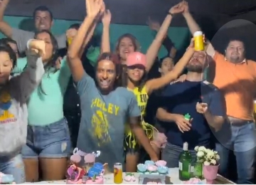 Prefeito de Turvelândia responde a vídeo publicado em que estaria reunido em uma festa