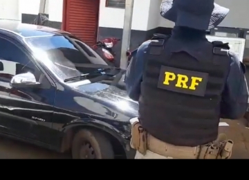 PRF recupera veículo de apropriação indébita com ex-funcionária de garagem em Rio Verde