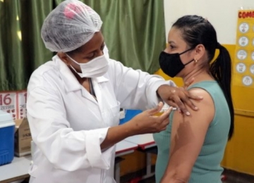 Rio Verde conclui a primeira etapa de vacinação de funcionários da educação contra a Covid-19