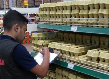 Procon Rio Verde flagra aumento nos preços de alguns alimentos e notifica distribuidoras