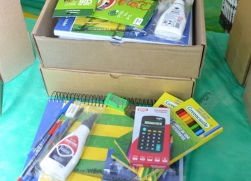Região sudoeste é a primeira a receber kits de materiais escolares para alunos da rede estadual