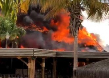 Incêndio de grandes proporções atingem Hot Park no Rio Quente em Goiás
