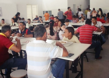 Restaurante comunitário volta a servir refeições presenciais em Rio Verde