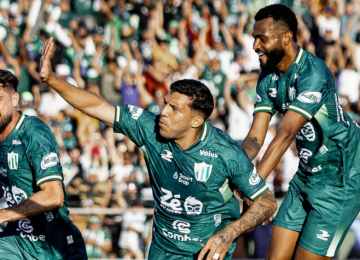 Rio Verde domina o Goianésia, vence por 3 a 0 e segue líder da Divisão de Acesso