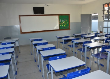 Pais denunciam escola de Goiás ao MP por levar alunos em horário escolar para culto evangélico